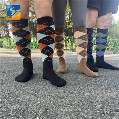 Klassiset neulesukat ratsastussukat