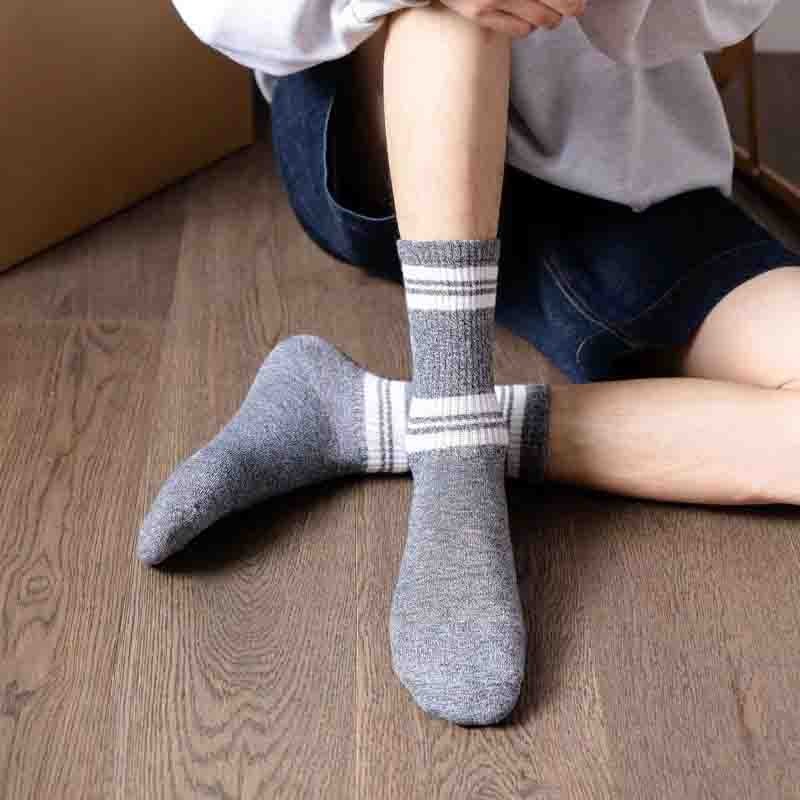 Custom Half Terry Sole Comfortable Sports Socks suppliers